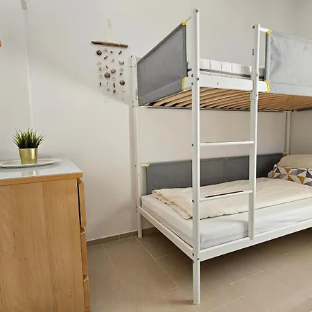 Apartman Vacation With Garden